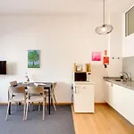 New Hopstays Poem - Apartamento Na Praca Da Galiza Διαμέρισμα Πόρτο