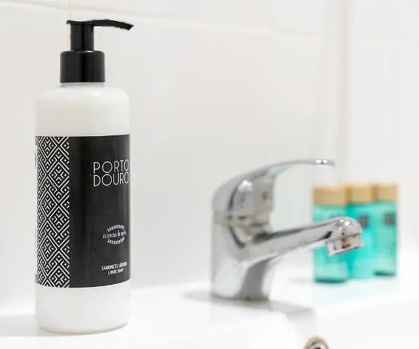 شقة New Hopstays Poem - Apartamento Na Praca Da Galiza بورتو