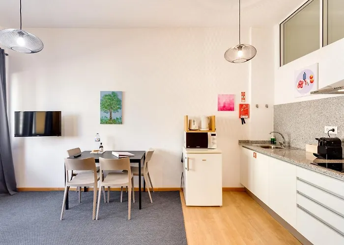 New Hopstays Poem - Apartamento Na Praca Da Galiza شقة بورتو