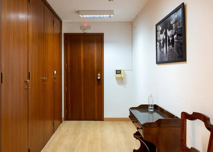 Апартаменты New Hopstays Poem - Apartamento Na Praca Da Galiza